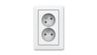 Zoni® 5513T-C02357 240 zásuvka dvojnásobná, s clonkami, s natočenou dutinou barva matná bílá ABB
