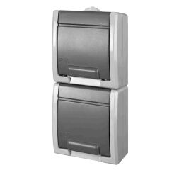 ATLAS *19088 IP55 Zásuvka 2P+PE SCHUKO, 2-nás. svislá, na povrch, šedá.