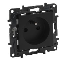 Niloé™ Step  zásuvka 2P+T cl.černá  *863533 Legrand