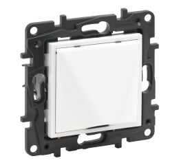 Niloé™ Step vývodka kab.IP21 bílá  *863129 Legrand