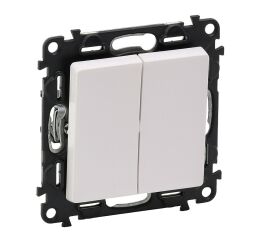 Valena LIFE spínač č.5 sériový IP44 barva bílá *752105 Legrand