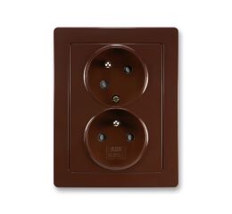 Swing®L 5513J-C02357 H1 zásuvka dvojnásobná s ochr. kolíky, s clonkami, s natočenou dutinou barva hnědá * ABB