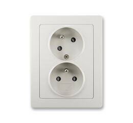 Swing®L 5513J-C02357 S1 zásuvka dvojnásobná s ochr. kolíky, s clonkami, s natočenou dutinou barva  světle šedá * ABB