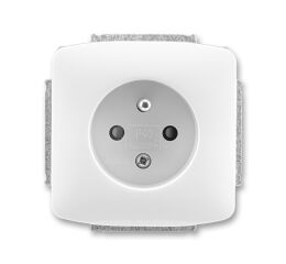 Tango 5518A-A2359 B zásuvka jednonásobná s ochranným kolíkem, s clonkami barva bílá *ABB