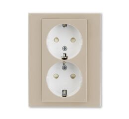 Levit® 5522H-C03457 18 zásuvka dvojnásobná s ochrannými kontakty (podle DIN), s clonkami, bš.barva  macchiato / bílá * ABB