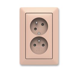 Zoni® 5513T-C02357 142 zásuvka dvojnásobná, s clonkami, s natočenou dutinou barva pudrová / bílá ABB