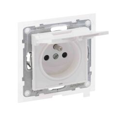 SUNO zásuvka 2P+T s clonkami krytí IP44 barva bílá *721186 Legrand