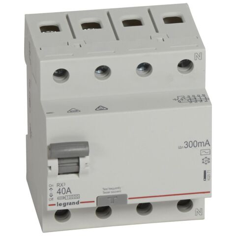 RX3 CHRÁN. 4P 40A 300MA AC  *402071 Legrand