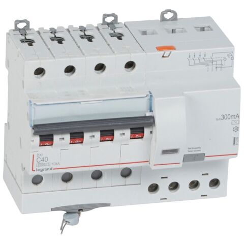 DX3 KOMB. 4P C40 300MA AC 6KA  *411209 Legrand