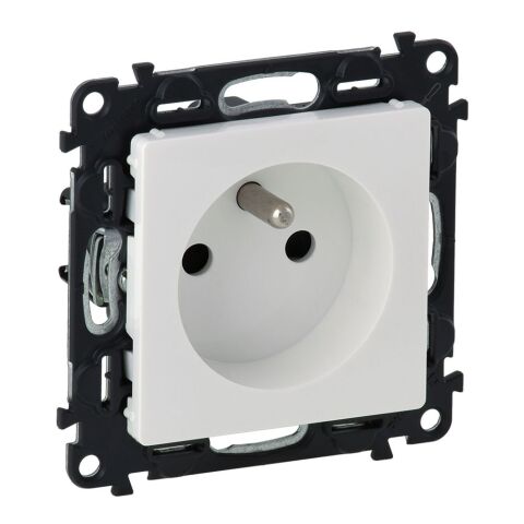 Valena LIFE zásuvka 2P+T s clonkami a aut.svorkami barva bílá *753180 Legrand