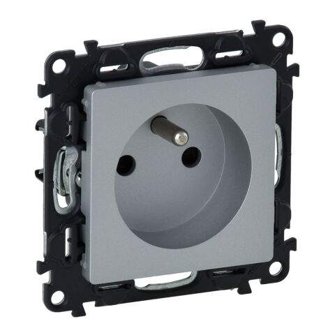 Valena LIFE zásuvka 2-násobná 2P+T s clon.a autom.svork.barva hliník *753380 Legrand