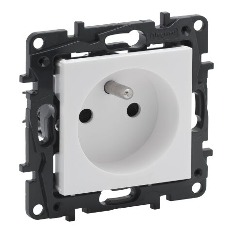 Niloé™ Step  zásuvka 2P+T cl.bílá *863133 Legrand