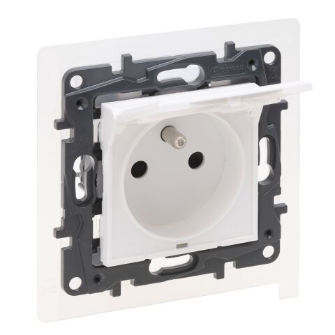 Niloé™ Step  zásuvka 2P+T IP44 bílá  *863136 Legrand