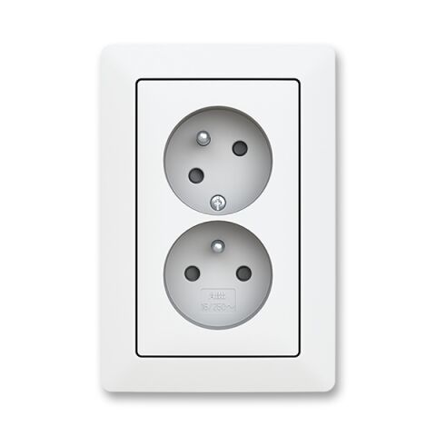 Zoni® 5513T-C02357 240 zásuvka dvojnásobná, s clonkami, s natočenou dutinou barva matná bílá ABB